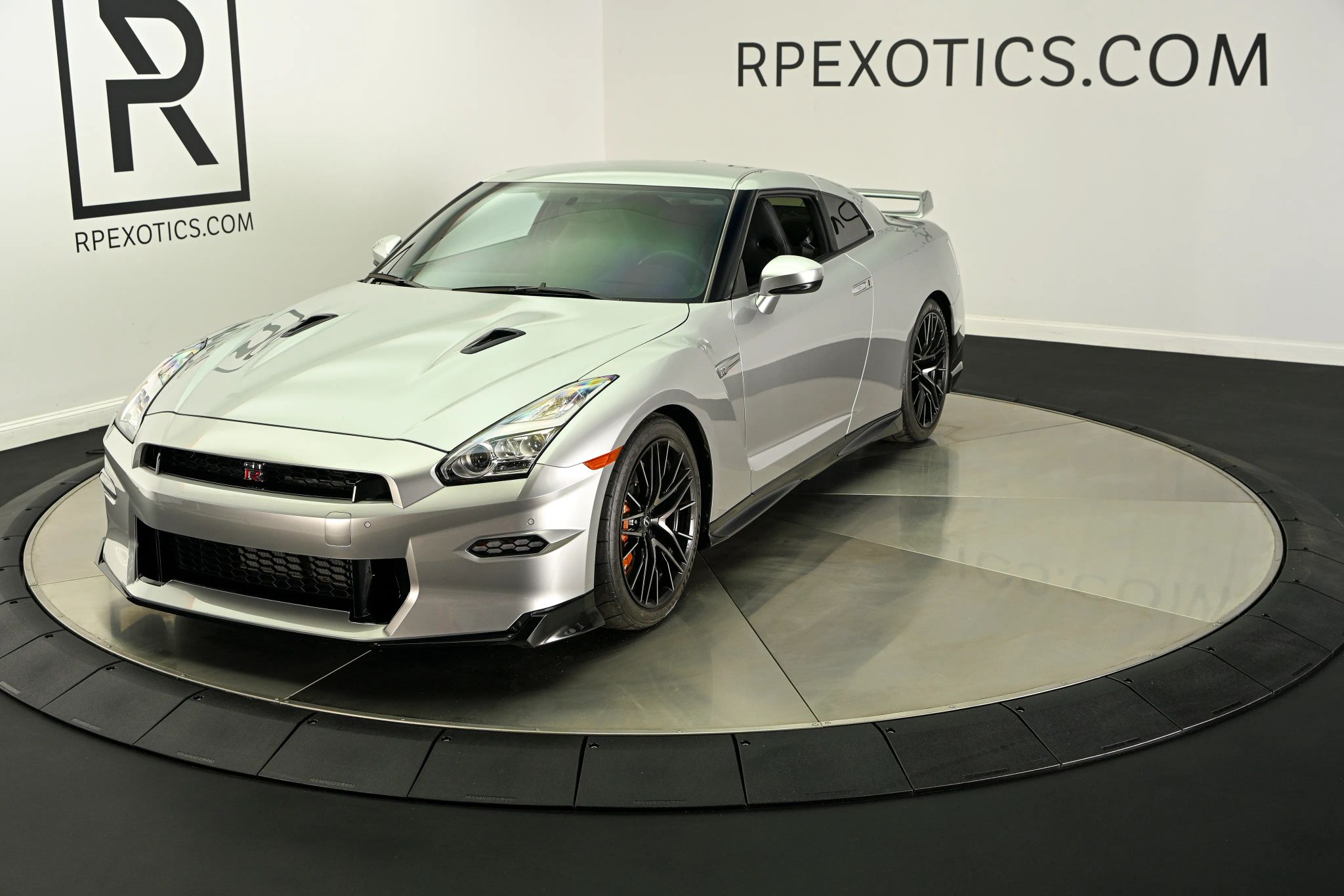 2024 Nissan GT-R