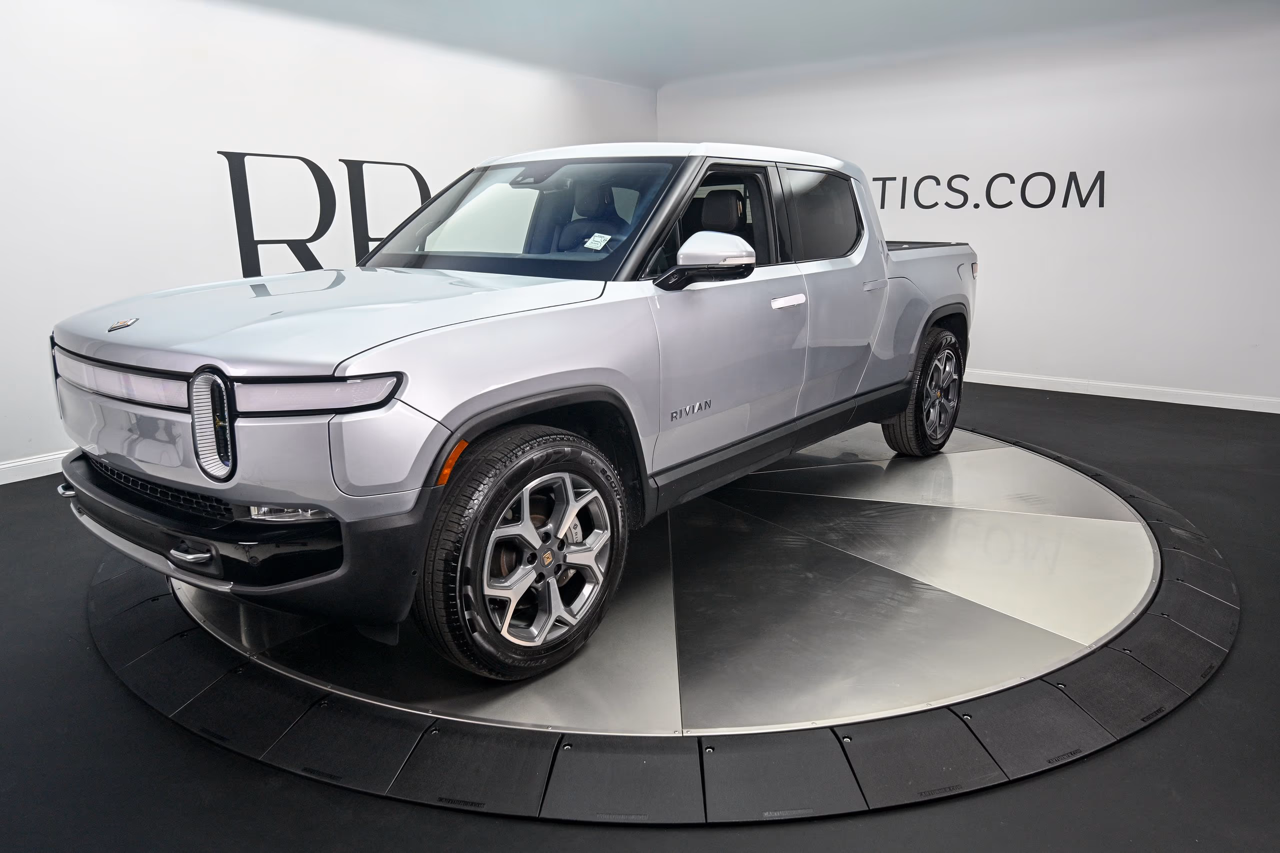 2023 Rivian R1t - Image 1 of 26