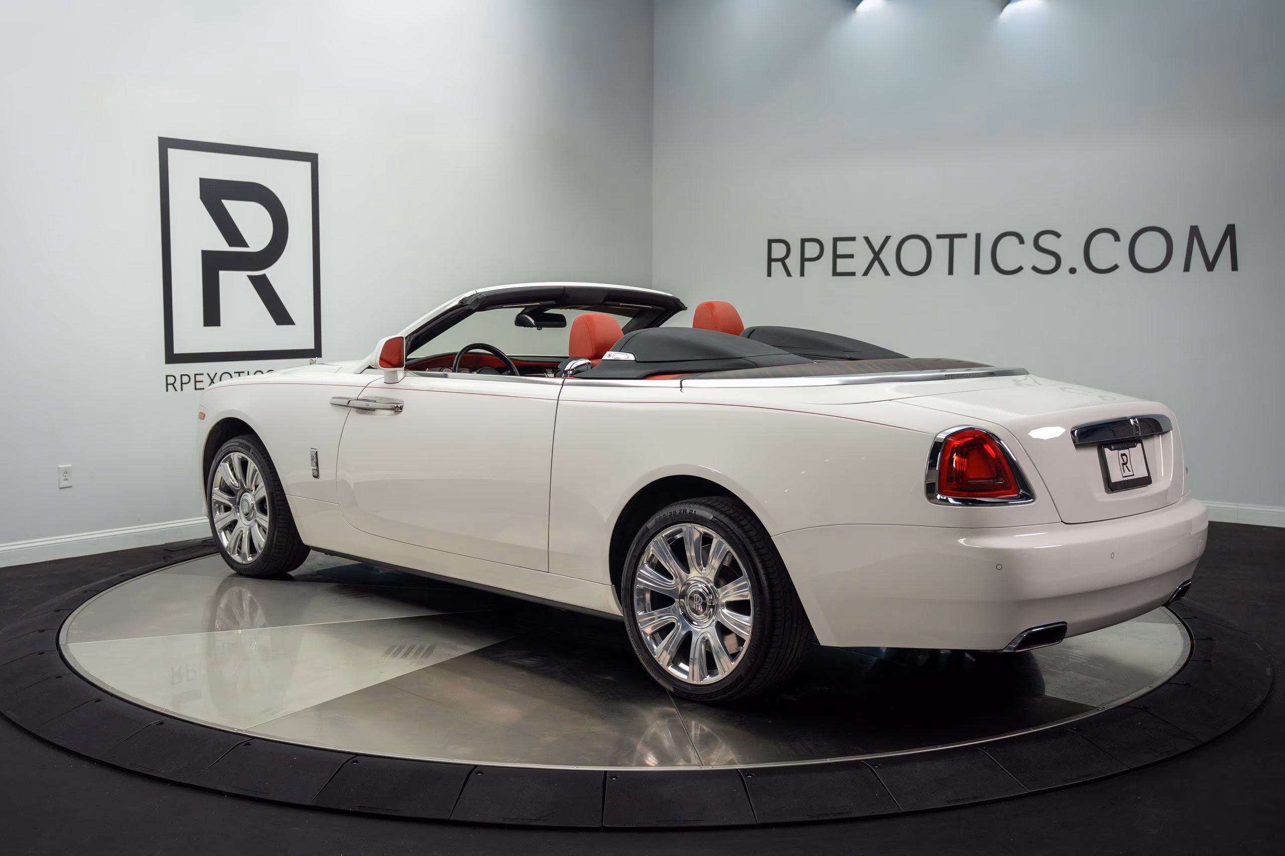 2017 Rolls-Royce Dawn - Image 1 of 35