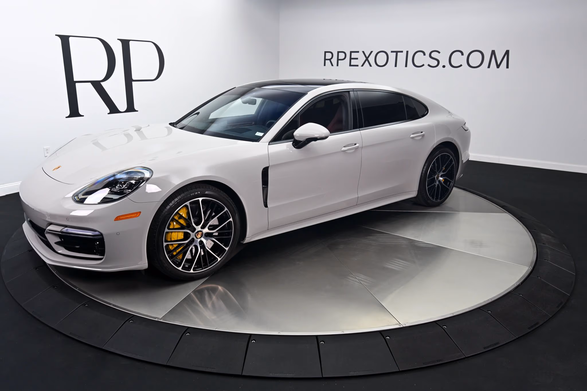 2023 Porsche Panamera Turbo S Executive