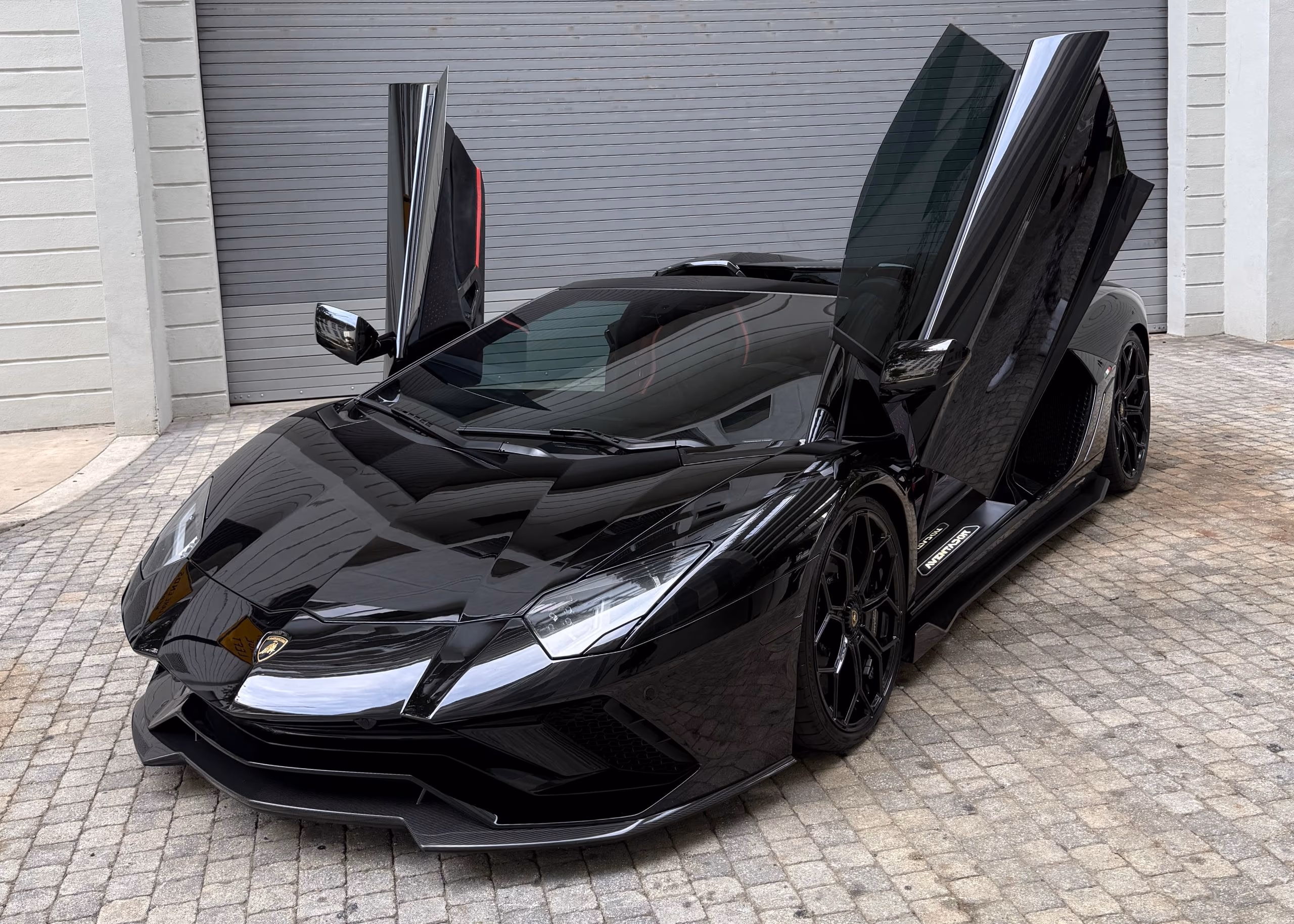 2022 Lamborghini Aventador Ultimae Roadster