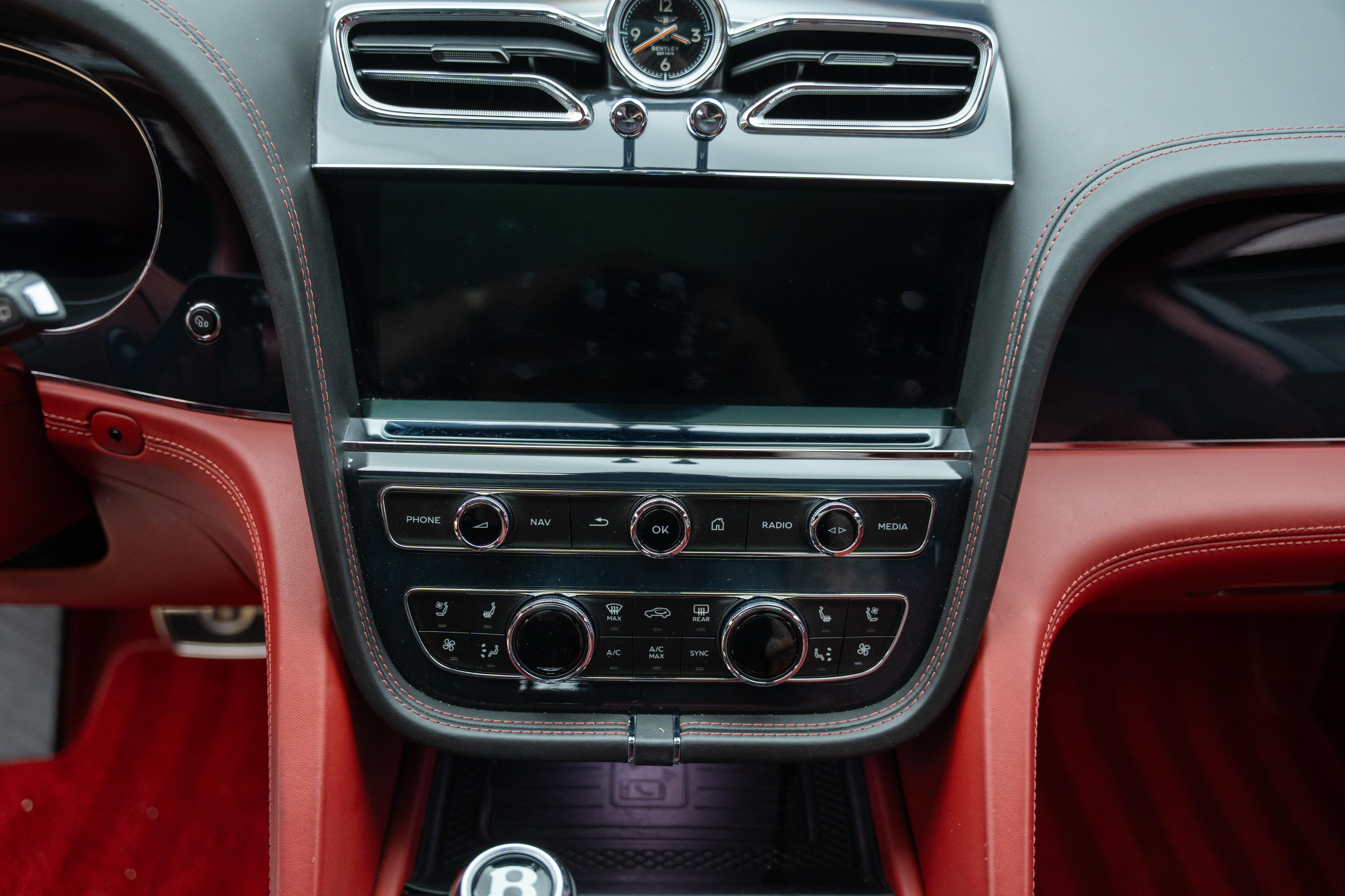 2021 Bentley Bentayga Base - Photo 38