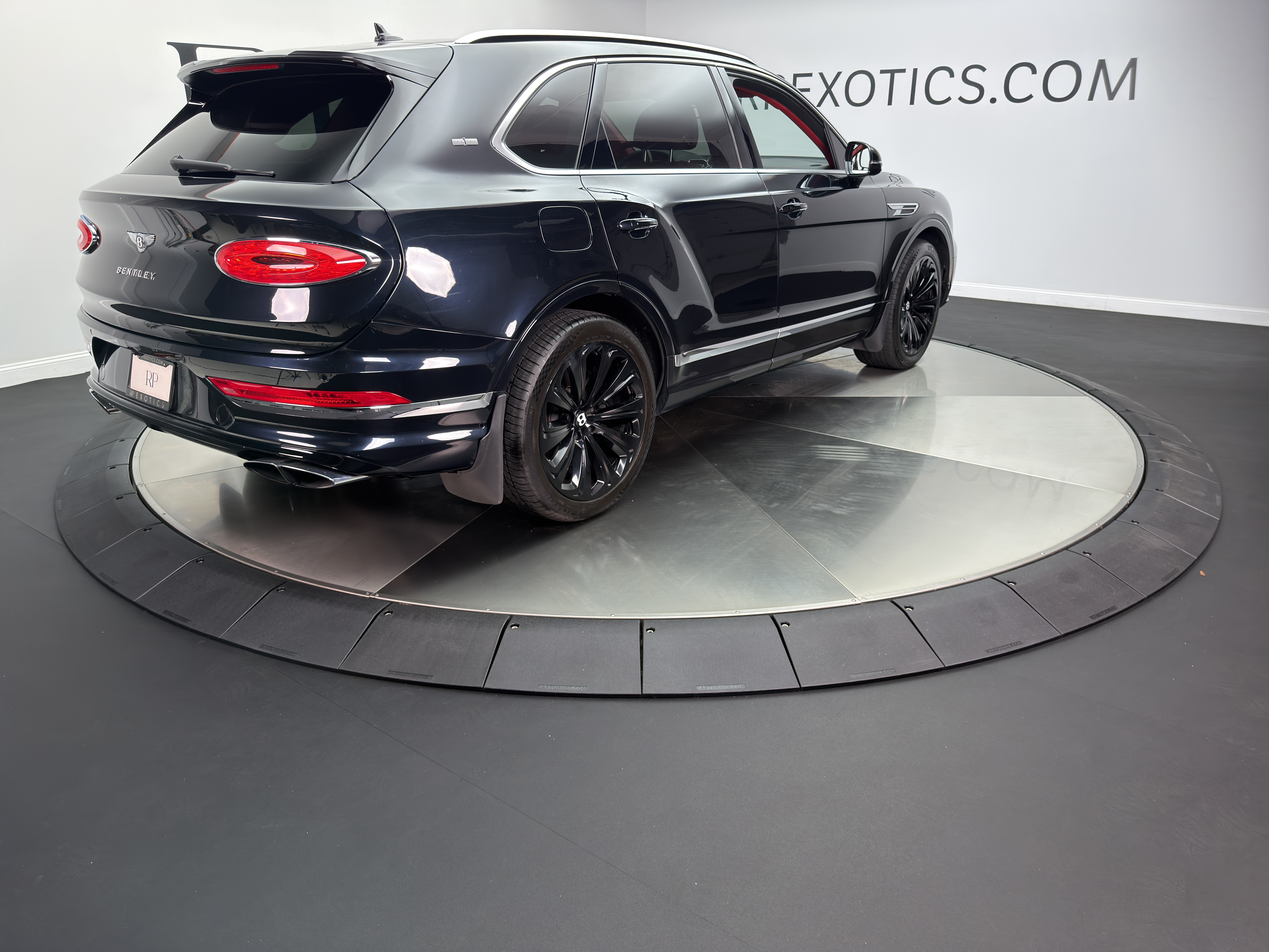 2021 Bentley Bentayga Base - Photo 8