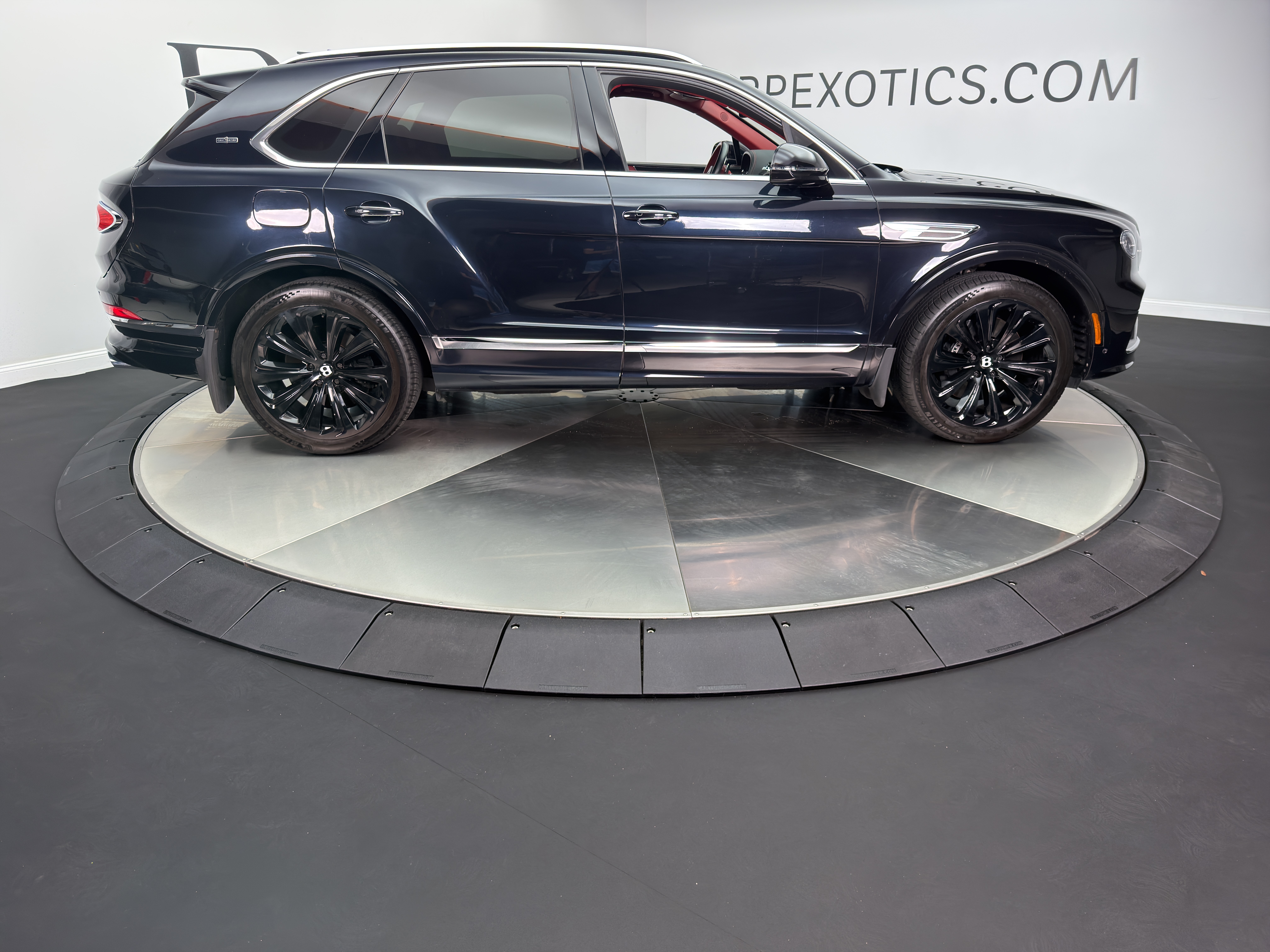 2021 Bentley Bentayga Base - Photo 9