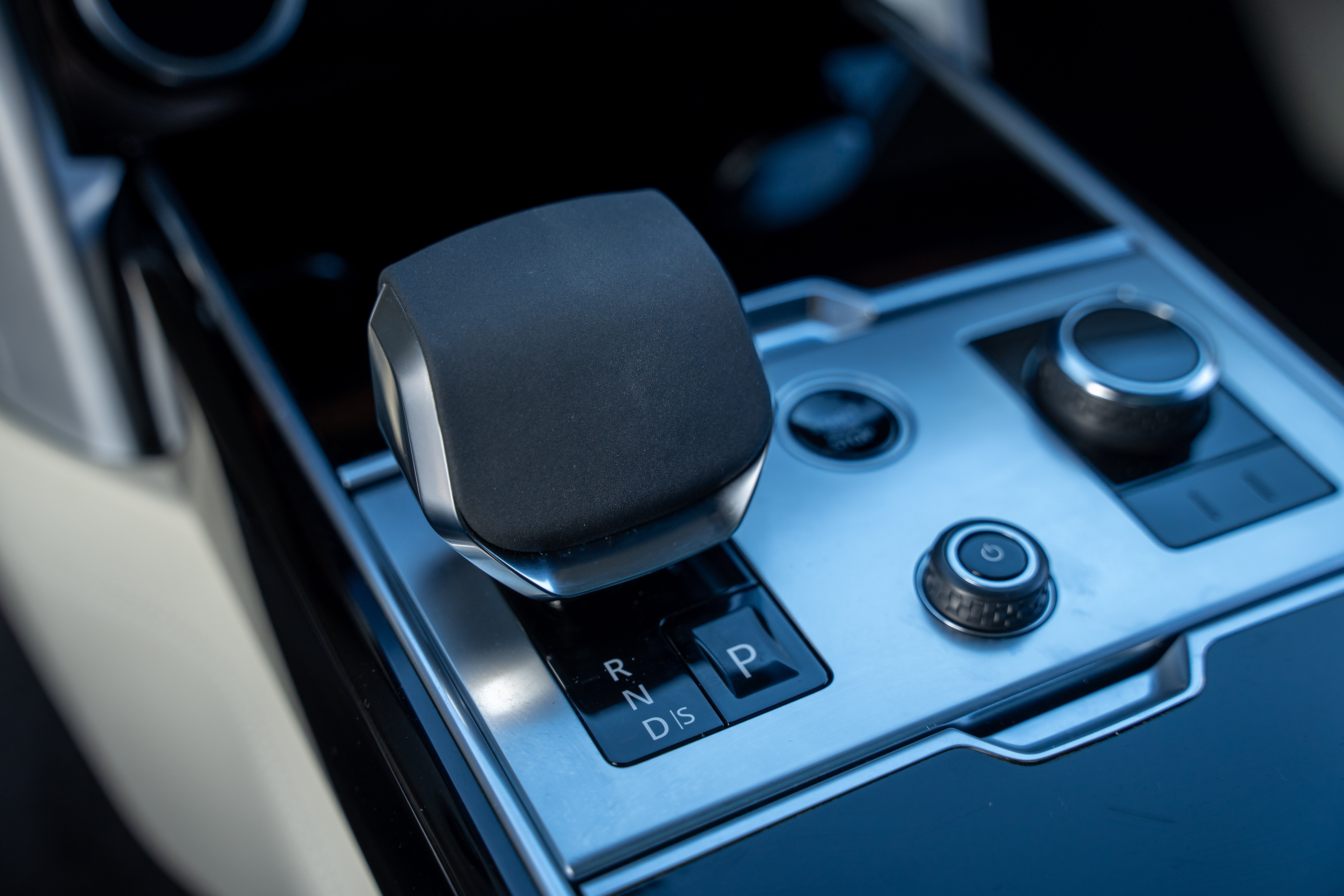 2023 Land Rover Range Rover SE - Photo 17