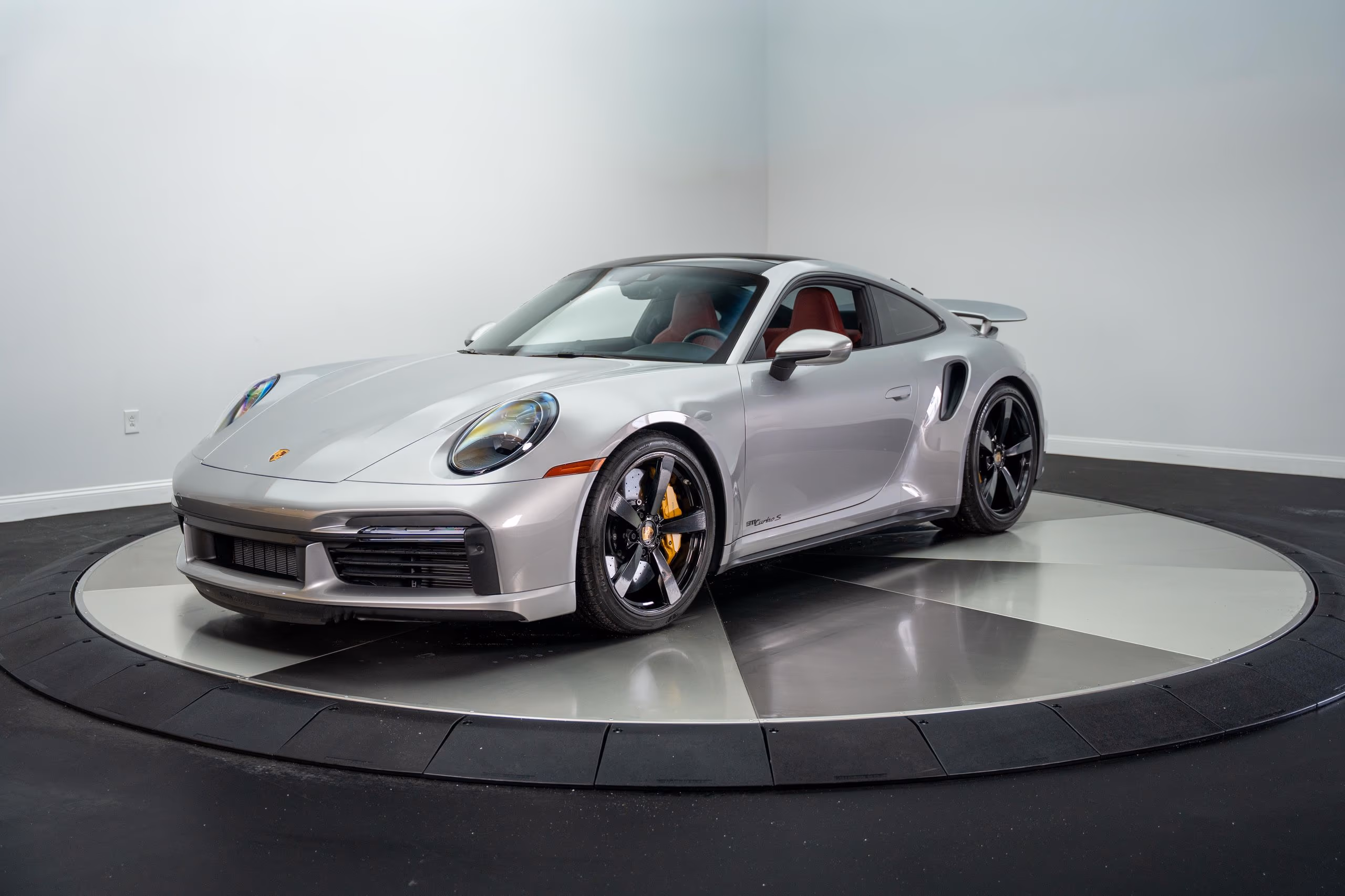 2021 Porsche 911 - Image 1 of 25