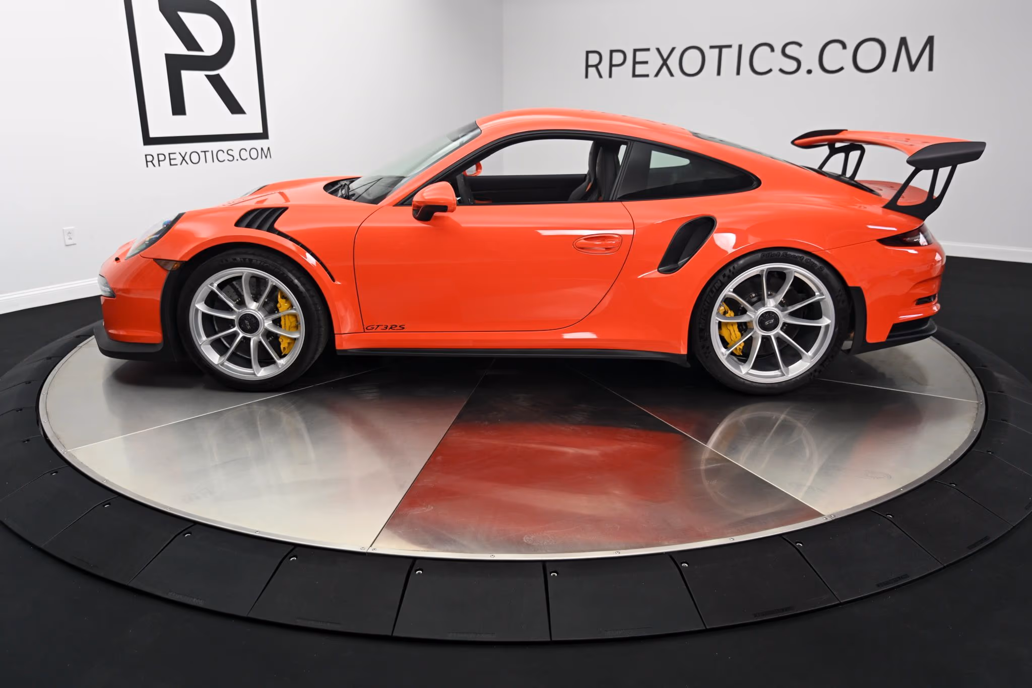 2016 Porsche 911 - Image 1 of 30