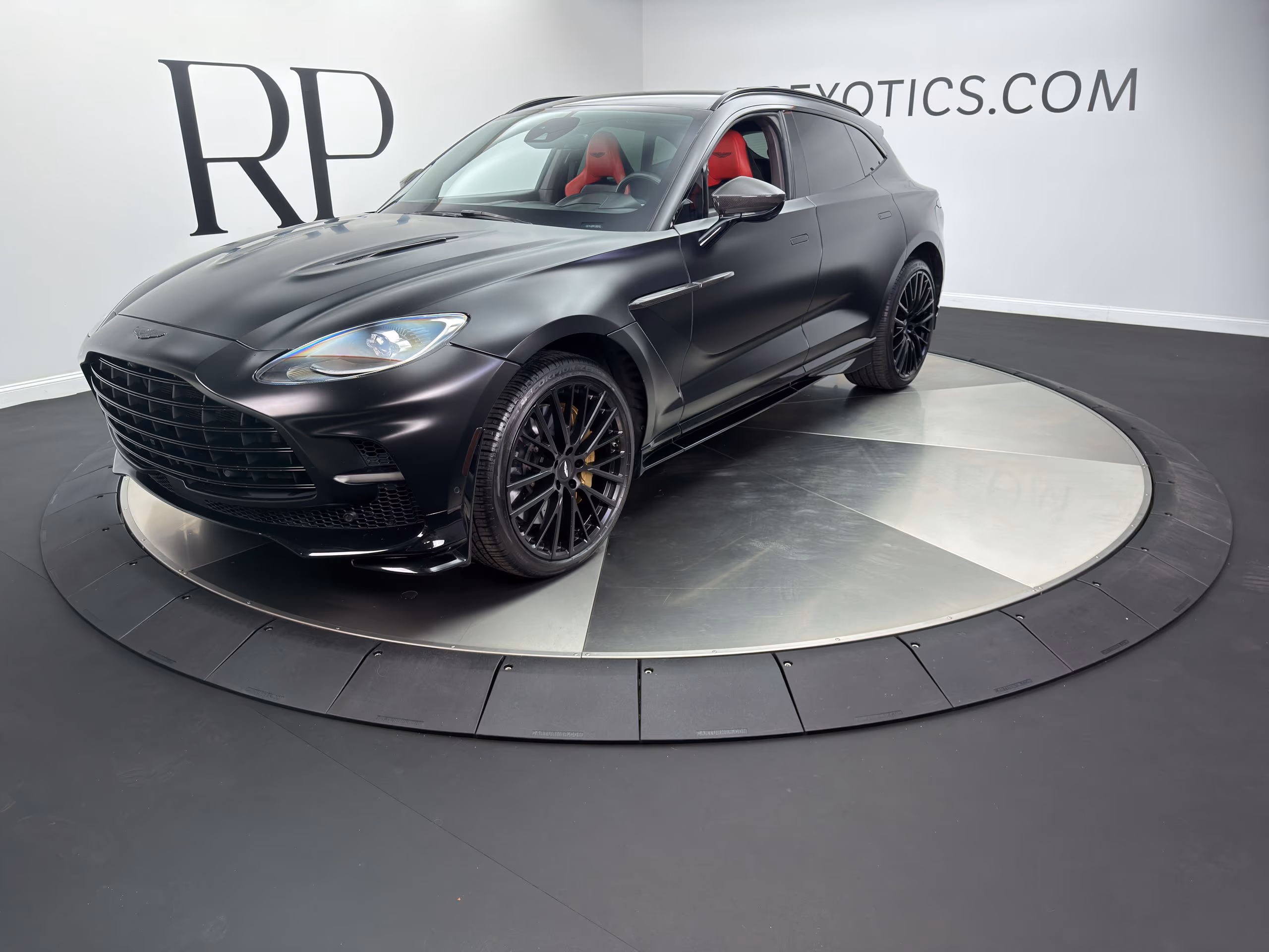 2023 Aston Martin DBX
