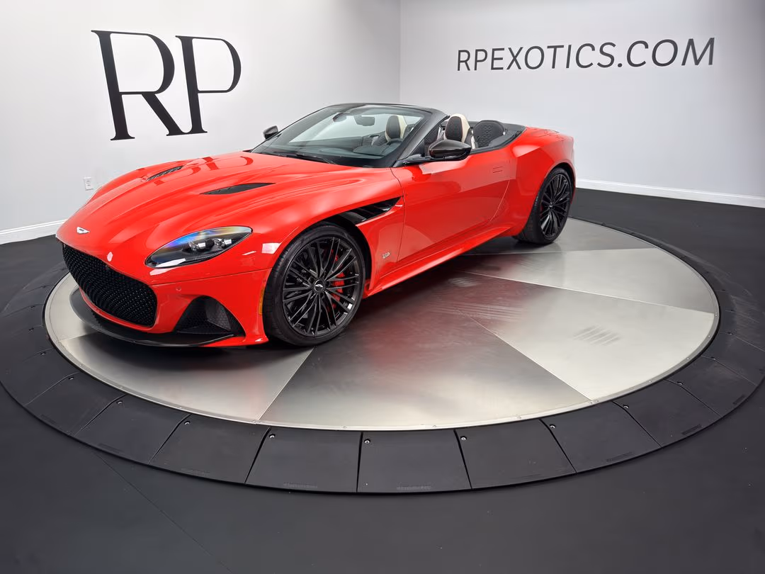 2023 Aston Martin DBS