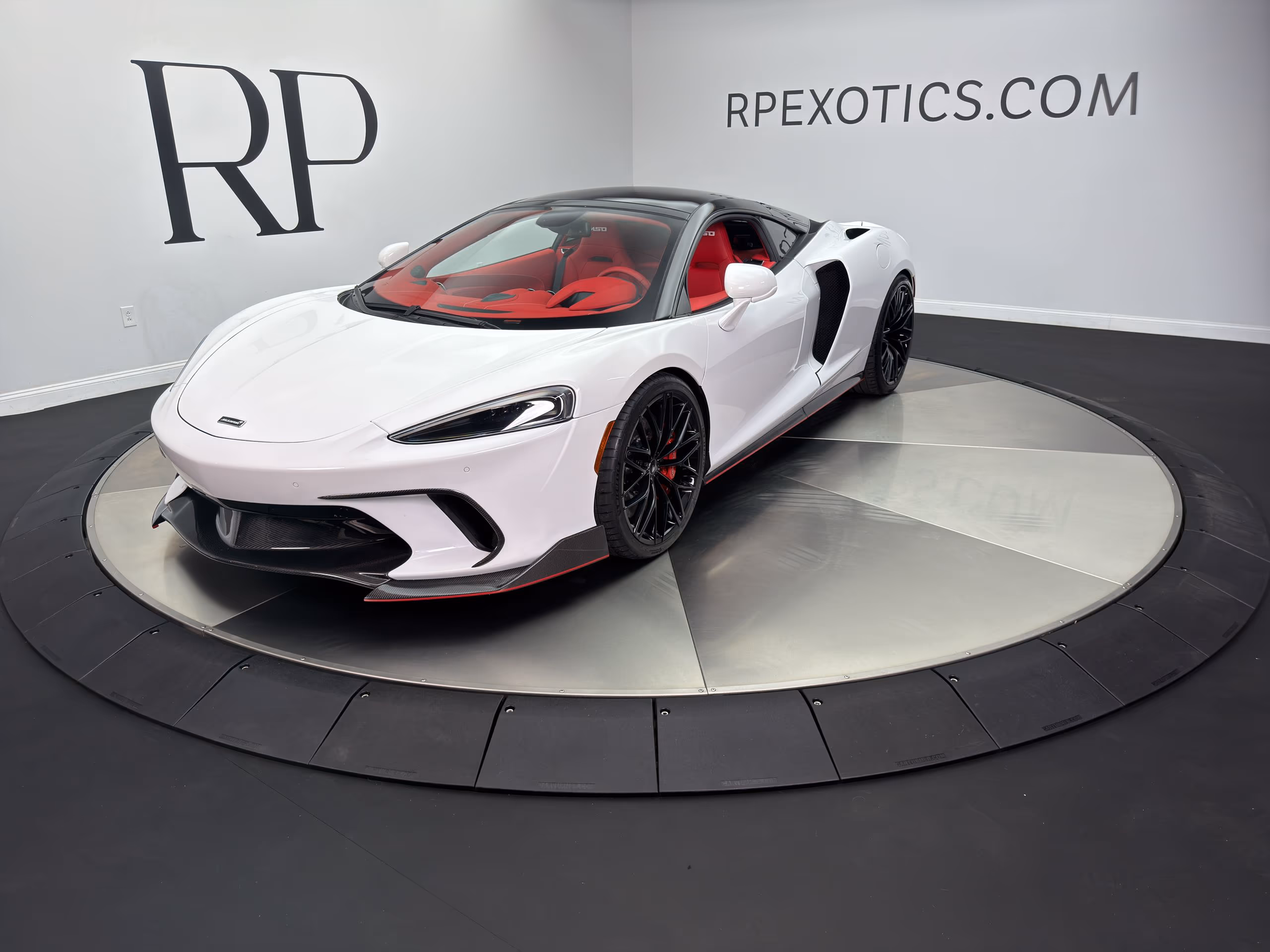 2022 McLaren GT