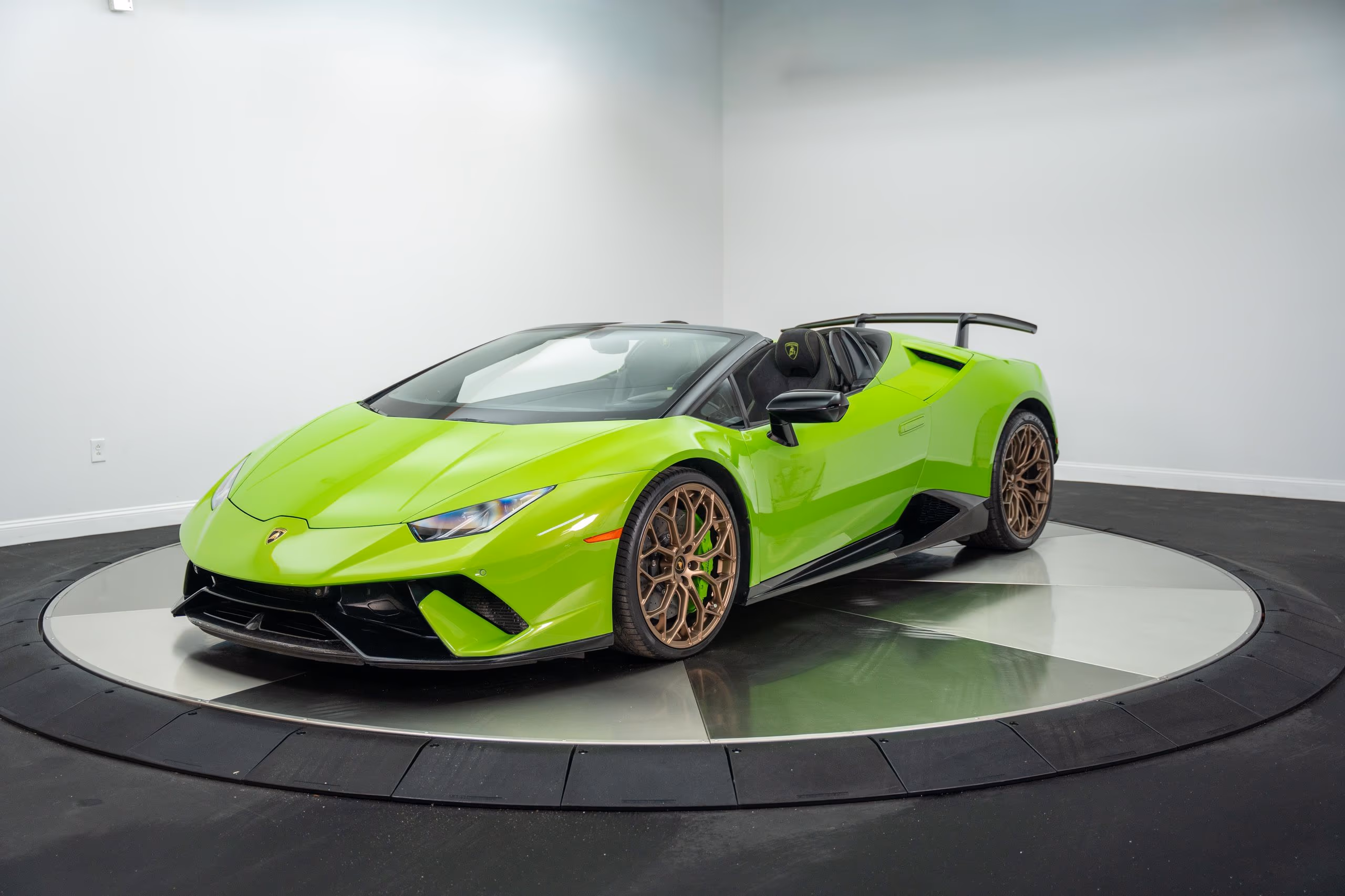 2019 Lamborghini Huracan - Image 1 of 34