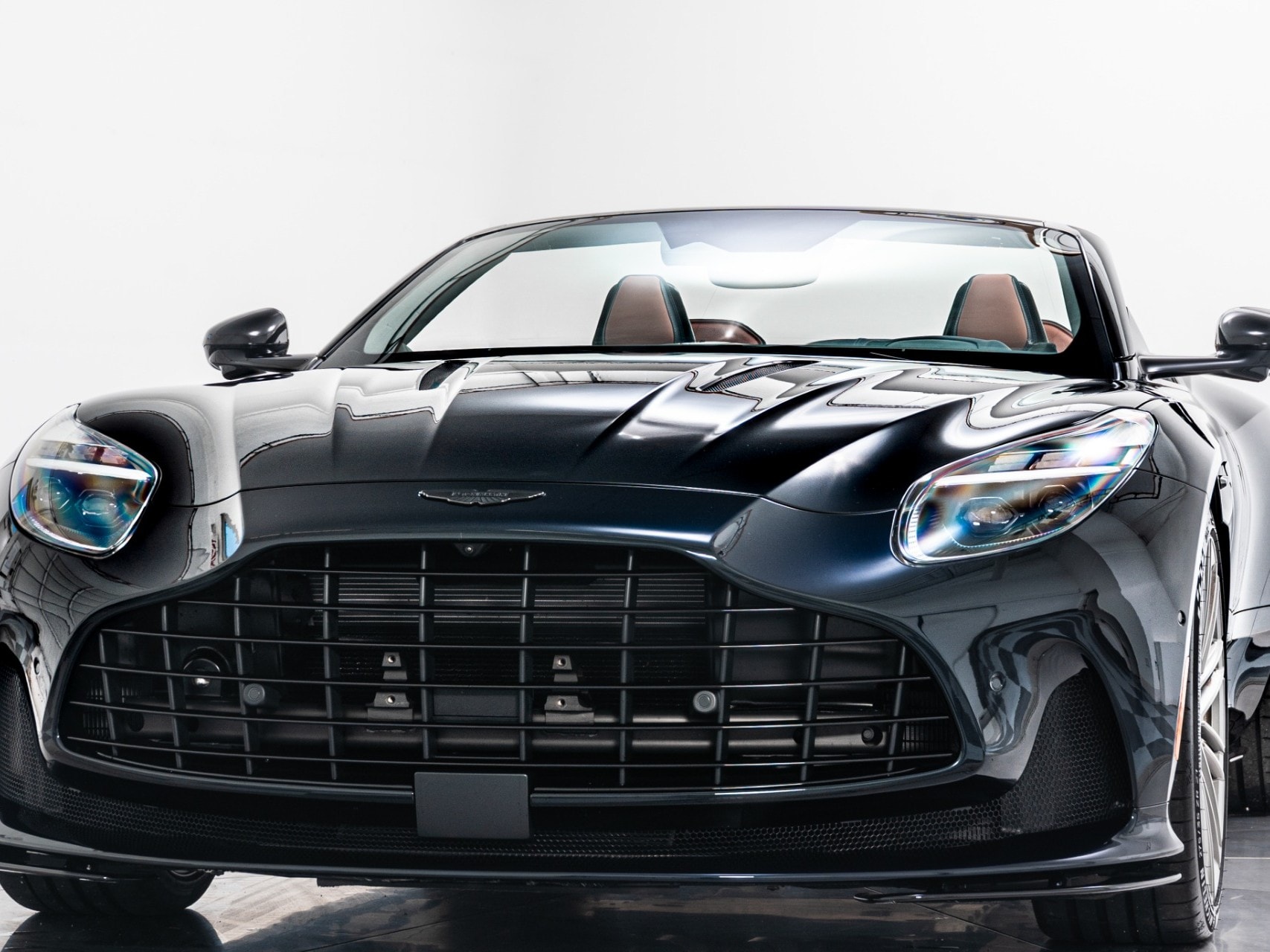 2025 Aston Martin DB12