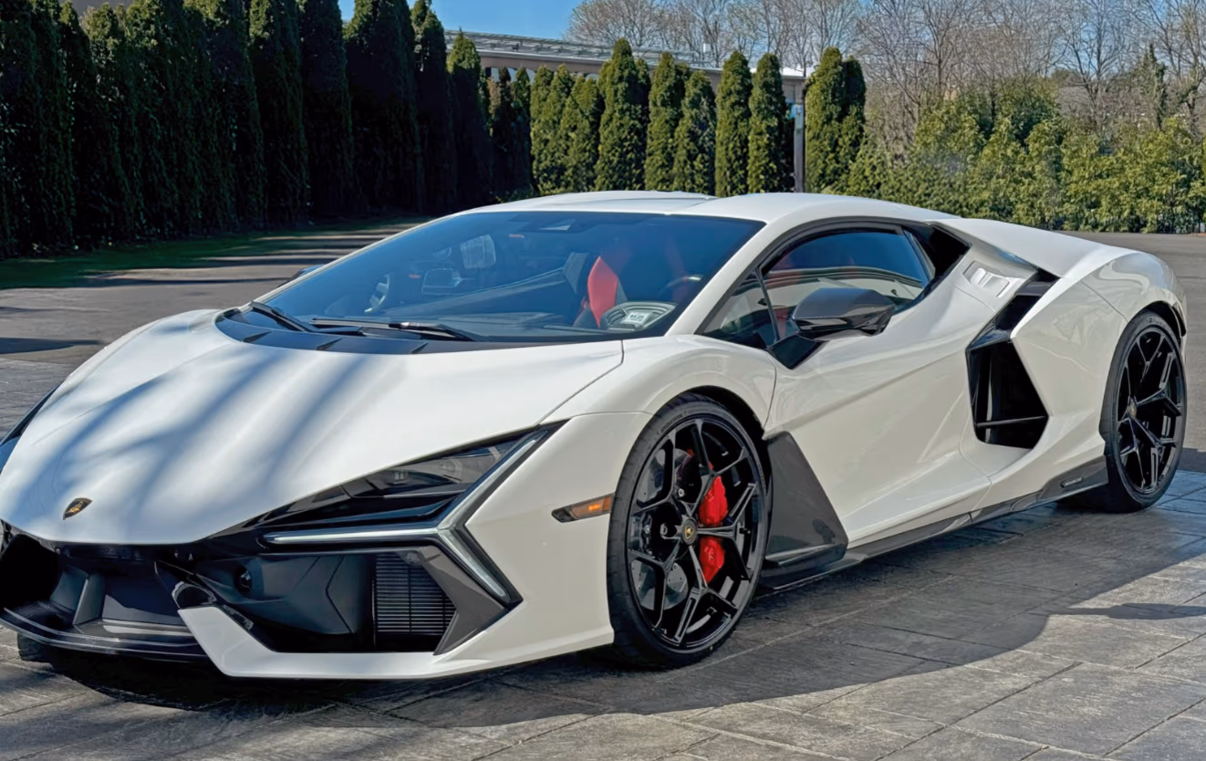 2025 Lamborghini Revuelto - Image 1 of 5