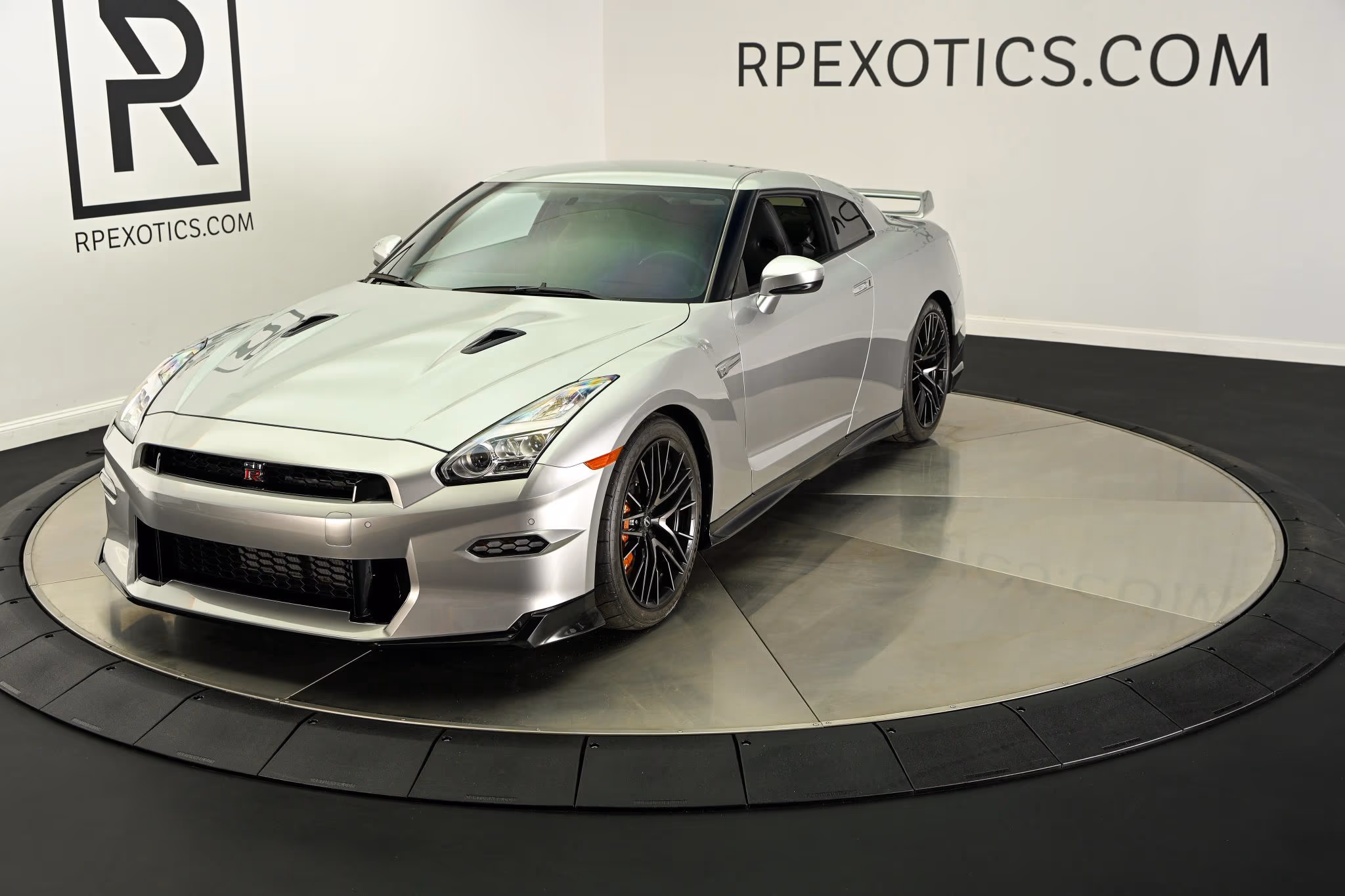 2024 Nissan GT-R