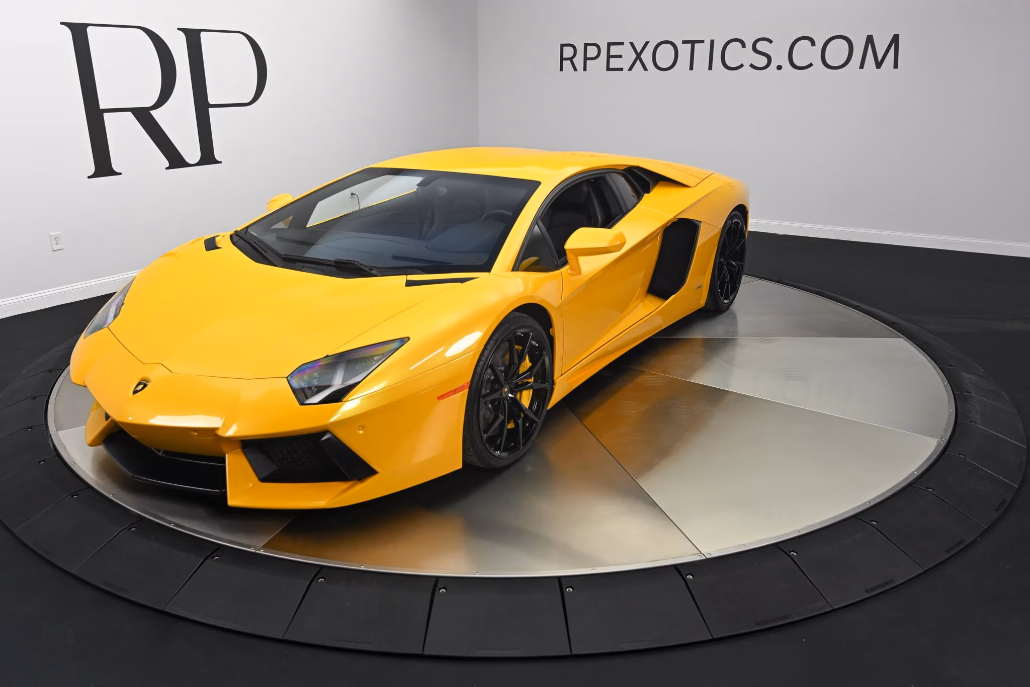 2013 Lamborghini Aventador - Image 1 of 1